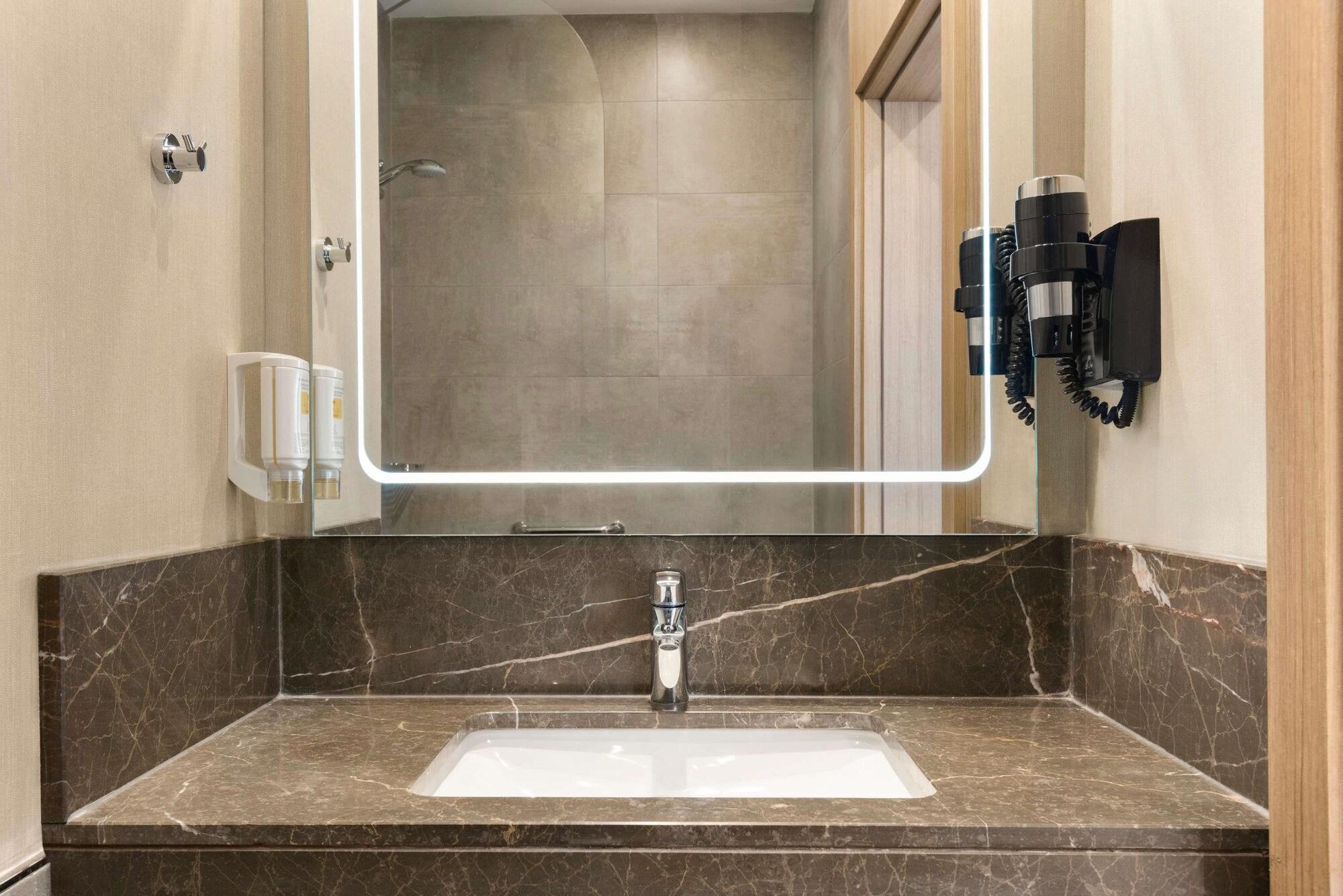 Ramada Encore Эскишехир Экстерьер фото
